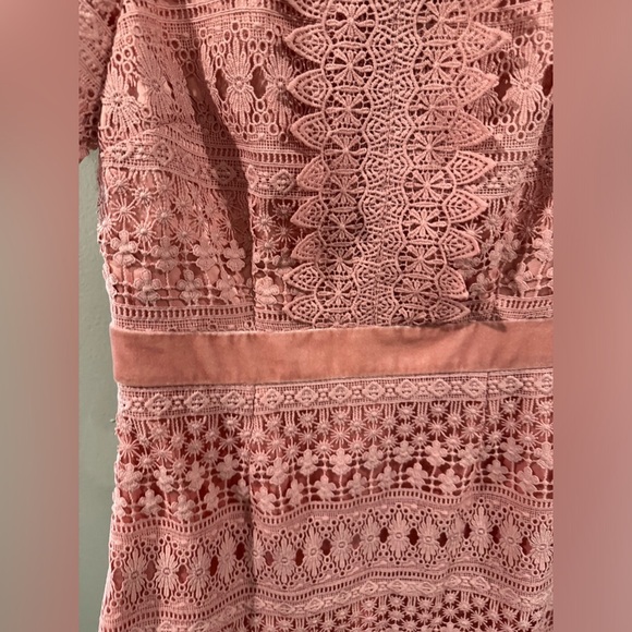 Rachel Parcell Lace bodice velvet waist lined midi sheath dress in medium - Picture 5 of 6